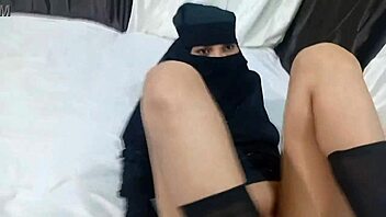 hey, wanna see this hot muslim girl take it doggy style from her hindu boyfriend?