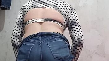 rebolando de shortinho socado sexy