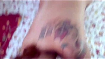 vizinho espiona e recebe buceta sem camisinha creampie