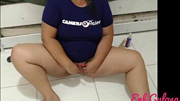 i love golden showers with horny sluts