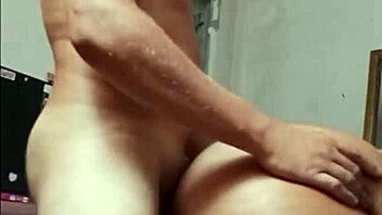 Gordinha from neighborhood gives tasty bareback blowjob