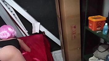 Enteada Muito Gostosa Vestida de Colegial Sex Toy