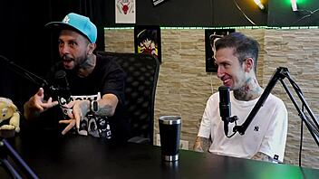 Married for years, would you give up your ass for R$500? They brought a girl home for a wild threesome! 😲