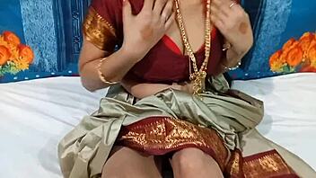 This horny Indian hot girl does homemade hardcore xxx.