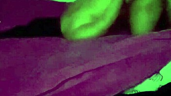 casada põe na cabeça da puta