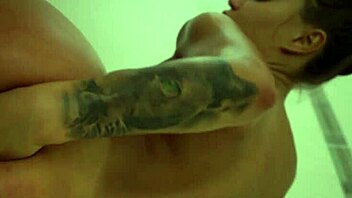 Naked Monika Fox Masturbates In Bath With Fisting And Prolapse