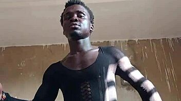 Kwameoppong65 - Varm opp dagen med het dans og monsterkuk