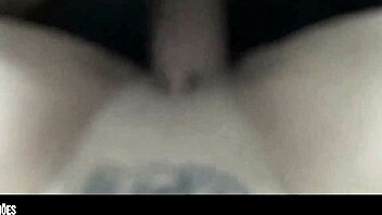 Gostosa dona de uma bunda grande transando com dotado. So cute and athletic!