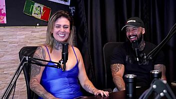 Married for years, would you give up your ass for R$500? They brought a girl home for a wild threesome! 😲