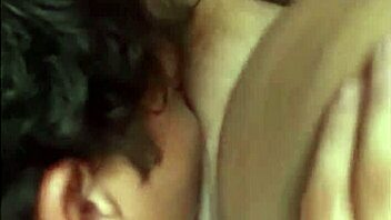 Gordinha from neighborhood gives tasty bareback blowjob