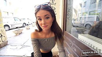 Gotfilled Liz Ocean likes to have fun with cowgirl and blowjob