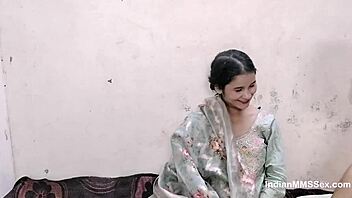 Enjoy hot blowjob sex with skinny Indian bhabhi.