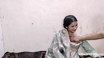 Enjoy hot blowjob sex with skinny Indian bhabhi.