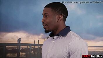 Kuuma MILF Goldie Glock imee mustaa kyrpää ja saa kovan panon