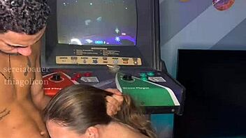 I called my neighbor to play video game and she let me fuck her pussy