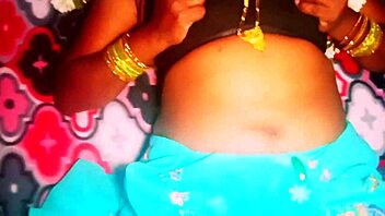 Desi Bhabi Cheats With Boyfriend!