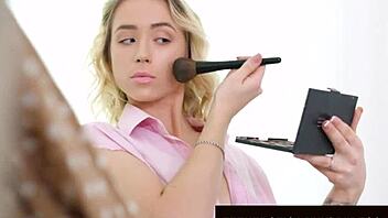 Loirinha gostosa 18+ Ria Rox experimenta anal