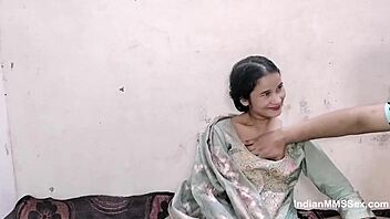 Enjoy hot blowjob sex with skinny Indian bhabhi.