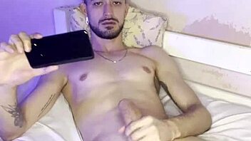 Brazilian bodybuilder punheta pra dar leite pra vc in costumes