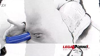 Isabella Lui First Time In Studio