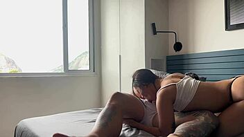 foda apaixonada em frente ao pão de açúcar