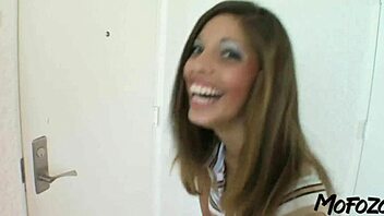 mofozo com - 18 year old brunette in casting session