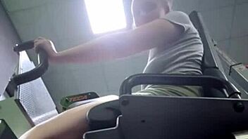 Extreme Gym Squirting 😍