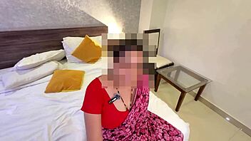 Friends sexy hug boobs wife priya bhabhi came to get fucked she was getting bored alone