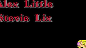 do gorgeous blondes finger each other?