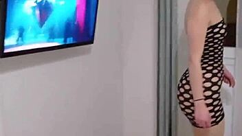 Amazing Body Teasing in Fishnets: Ass Shaking and Spreading Close-Up