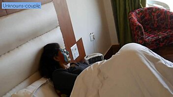 Lonely Rachna warms to room service guy Ravi's company