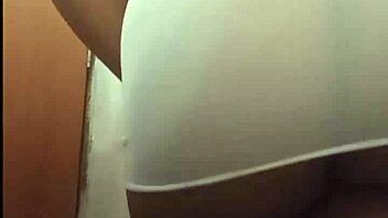 Garota Gordinha D Bunda Grande Tira A Roupa E Mostra O Cu