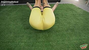 Huge Cameltoe On Skinny Tattooed Babe At Gym!