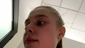 Extreme Gym Squirting 😍