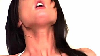 Melissa lauren gives handjob and deepthroat in bed