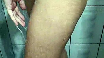 young girl shows off her ass and pussy in the shower