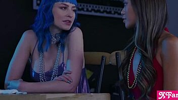 Teen Stepcousins Jewelz Blue And Vina Sky Fuck Hard With Parents In Same Room