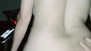 Preñandome el vecino dandole sentadillas sensuales exquisitas corridas dentro