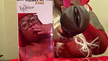 Spreading Pussy For 2025.