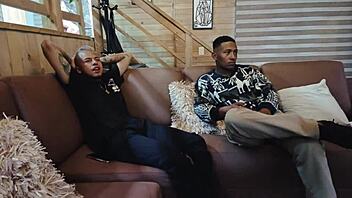 me follo a la hermanastra de mi mejor amigo rioc cuando la descubro en la ducha