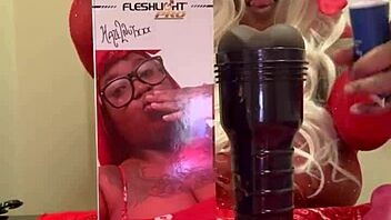 Spreading Pussy For 2025.