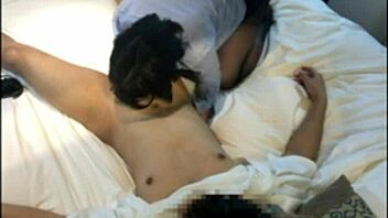 契約を取るために、旦那に隠れて身体を売ってしまった人妻