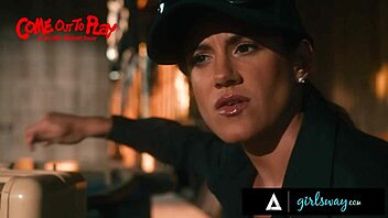 Girlsway 10 Girl Lesbian Gangbang Rough Fisting Strap-On Sex And Squirting