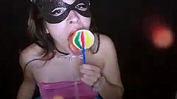 Bonneyuwu Says, 'Sucking Lollipop Feels Amazing'