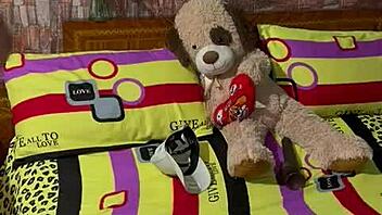 sundaydogood614 shares update on shaved lesbian pussy vid