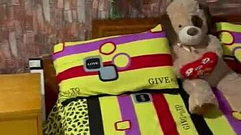 sundaydogood614 shares update on shaved lesbian pussy vid