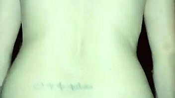 Preñandome el vecino dandole sentadillas sensuales exquisitas corridas dentro