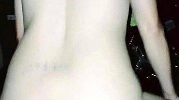 Preñandome el vecino dandole sentadillas sensuales exquisitas corridas dentro