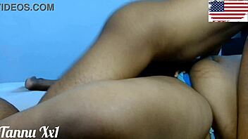 indian desi aunty fucking her servant hard 😍