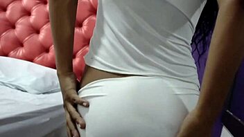 amateur cums twice with her new stepsister for the first time